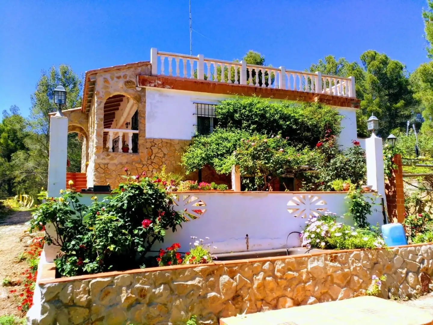 Casa o chalet en venta en Camino Andilla, 8, Andilla Vista exterior de Casa o chalet en venta en Andilla con Calefacción, Jardín privado y Terraza