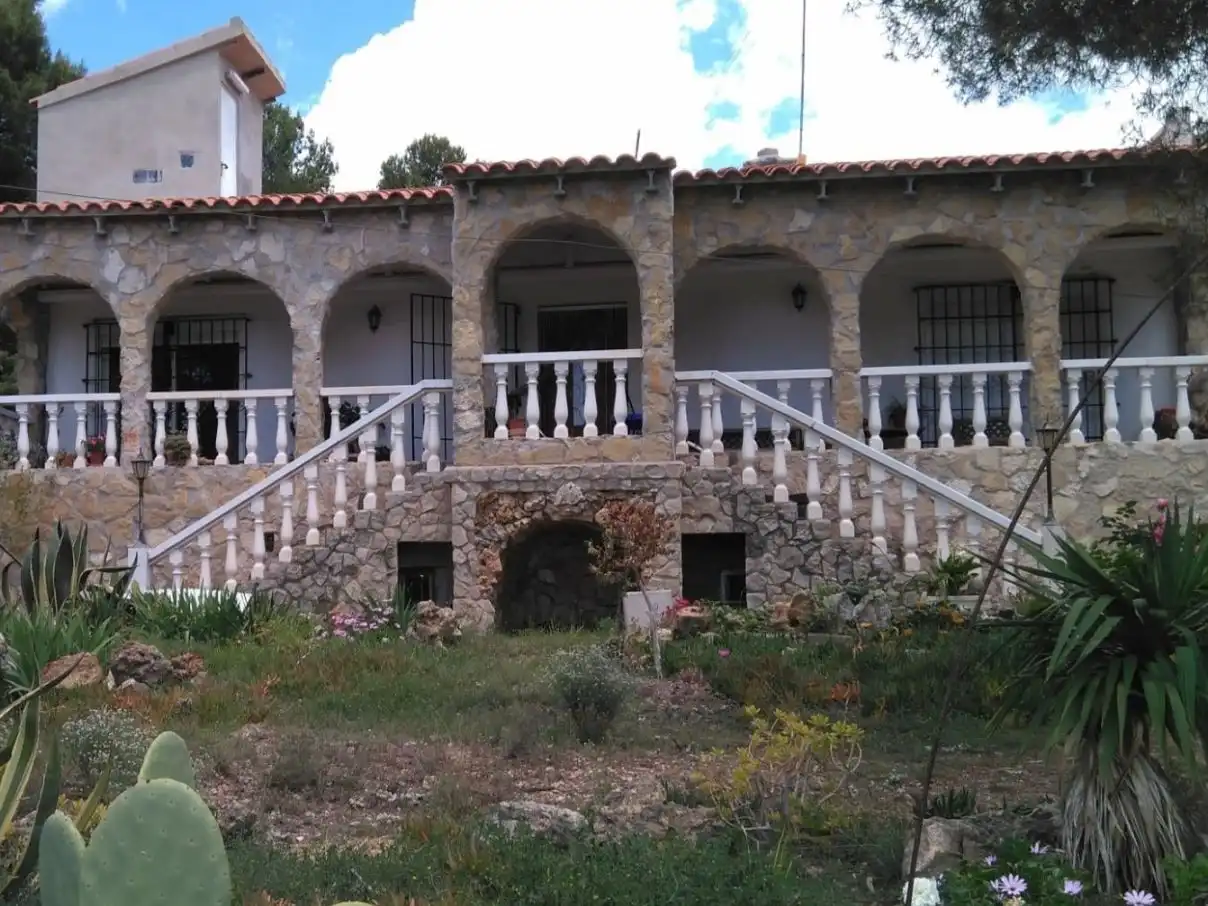 Casa o chalet en venta en Camino Andilla, 8, Andilla Vista exterior de Casa o chalet en venta en Andilla con Calefacción, Jardín privado y Terraza