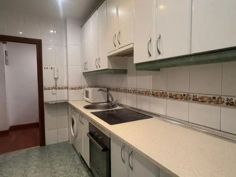 Piso en venta en Calle del Pensamiento, 1, Flores Cocina de Piso en venta en Leganés con Aire acondicionado, Terraza y Balcón