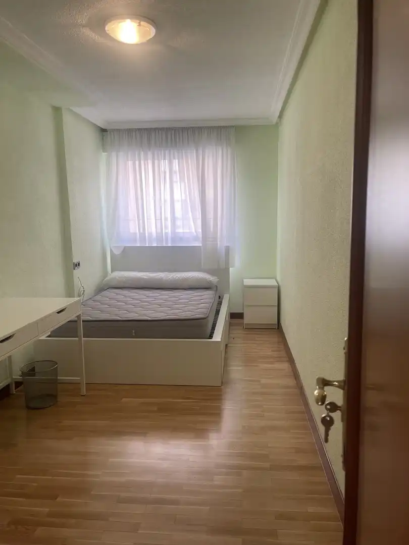 Zimmer in Calle del Doctor Gómez Ulla, 33, Prosperidad - Delicias Schlafzimmer von Wohnung zur untervermieten in Salamanca mit Heizung, Parkett und Möbliert