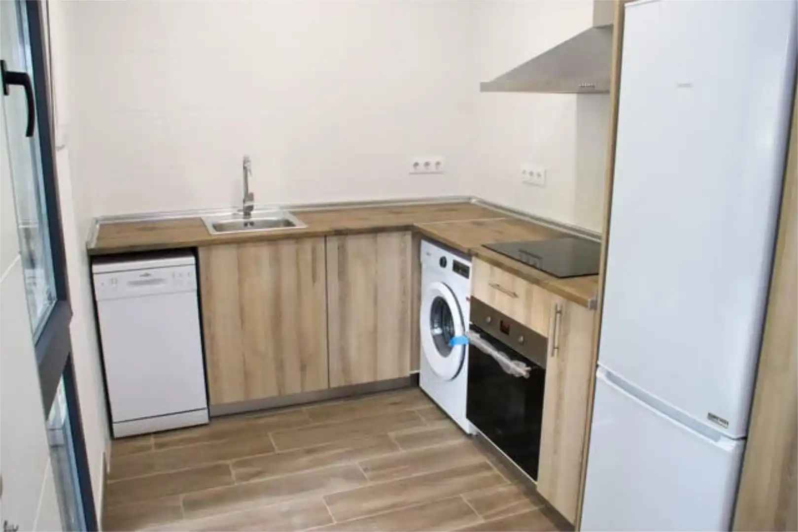 Piso en venta en Casco Histórico de Vallecas Cocina de Piso en venta en Madrid con Amueblado