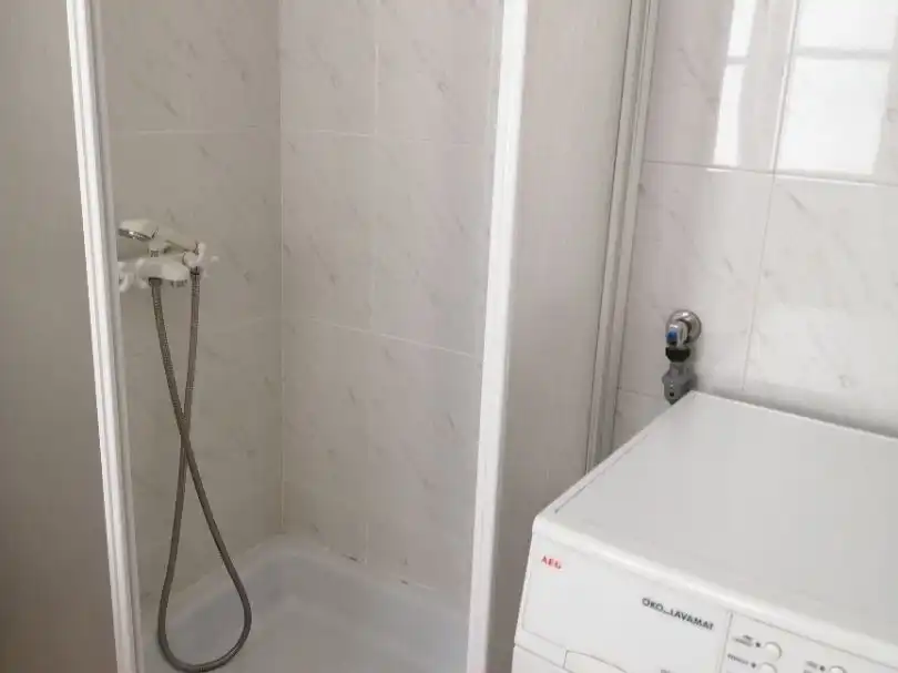 Flat for rent in Calle de Rodríguez San Pedro, 32, Arapiles Bathroom of Flat for rent in Madrid Capital with Air Conditioner