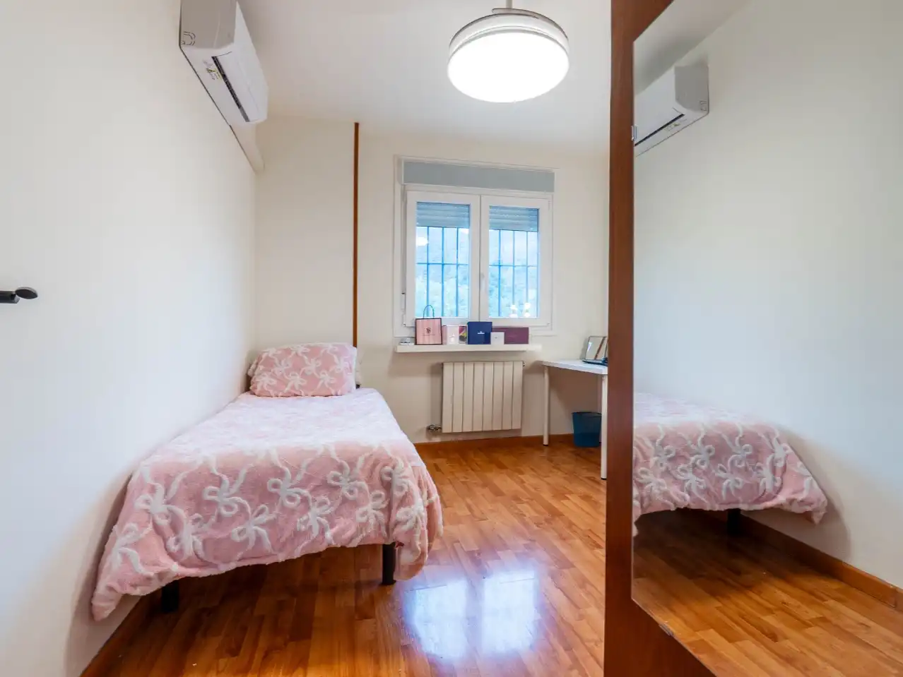 Flat for sale in Calle Ordesa, 22, Lancha del Genil Bedroom of Flat for sale in Granada with Air Conditioner, Heating and Parquet flooring