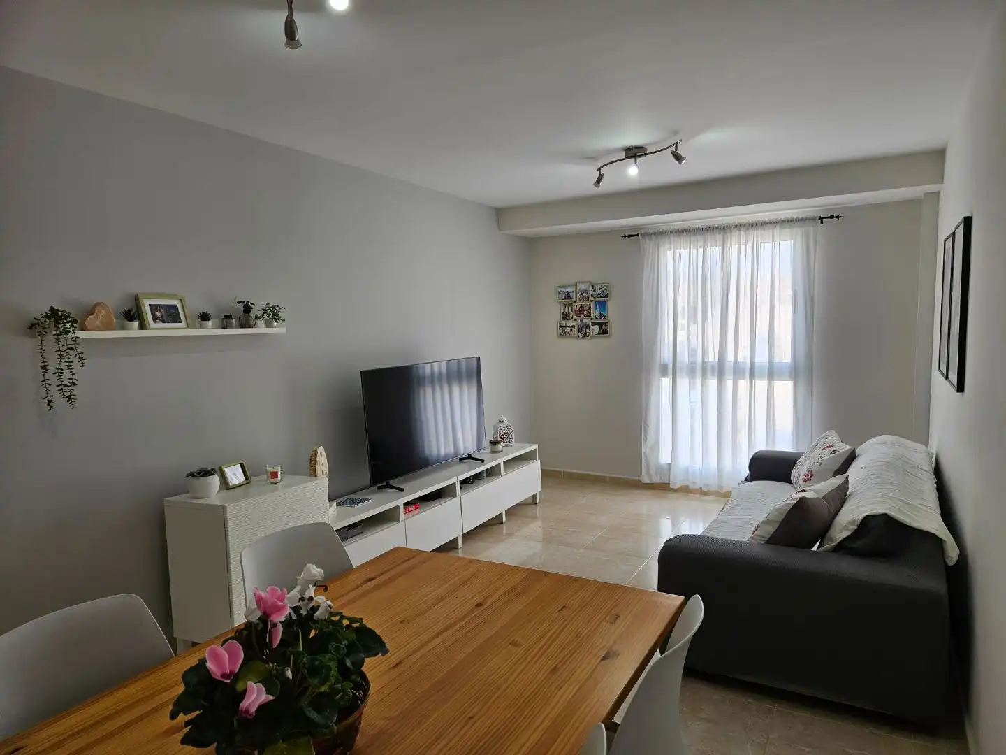 Piso en venta en Calle Julio César, 51, El Goro - Ojos de Garza Sala de estar de Piso en venta en Telde con Trastero y Parking comunitario
