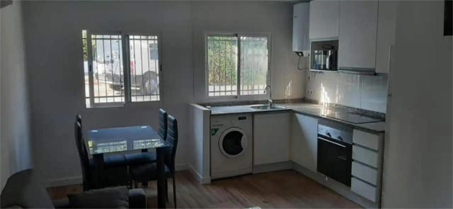 Cuina de Apartament de lloguer en Benicasim / Benicàssim amb Jardí privat i Moblat
