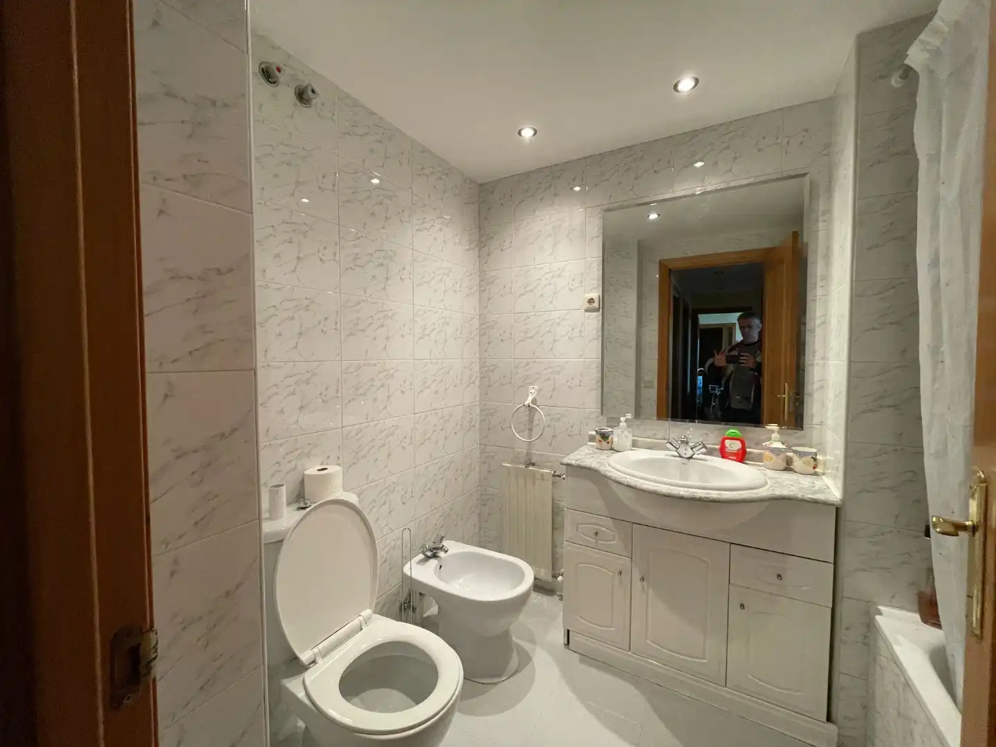 Baño de Piso de alquiler en Leganés con Calefacción, Parquet y Terraza