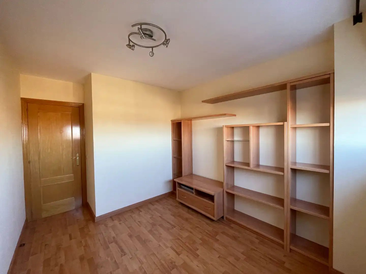 Sala de estar de Piso de alquiler en Leganés con Calefacción, Parquet y Terraza