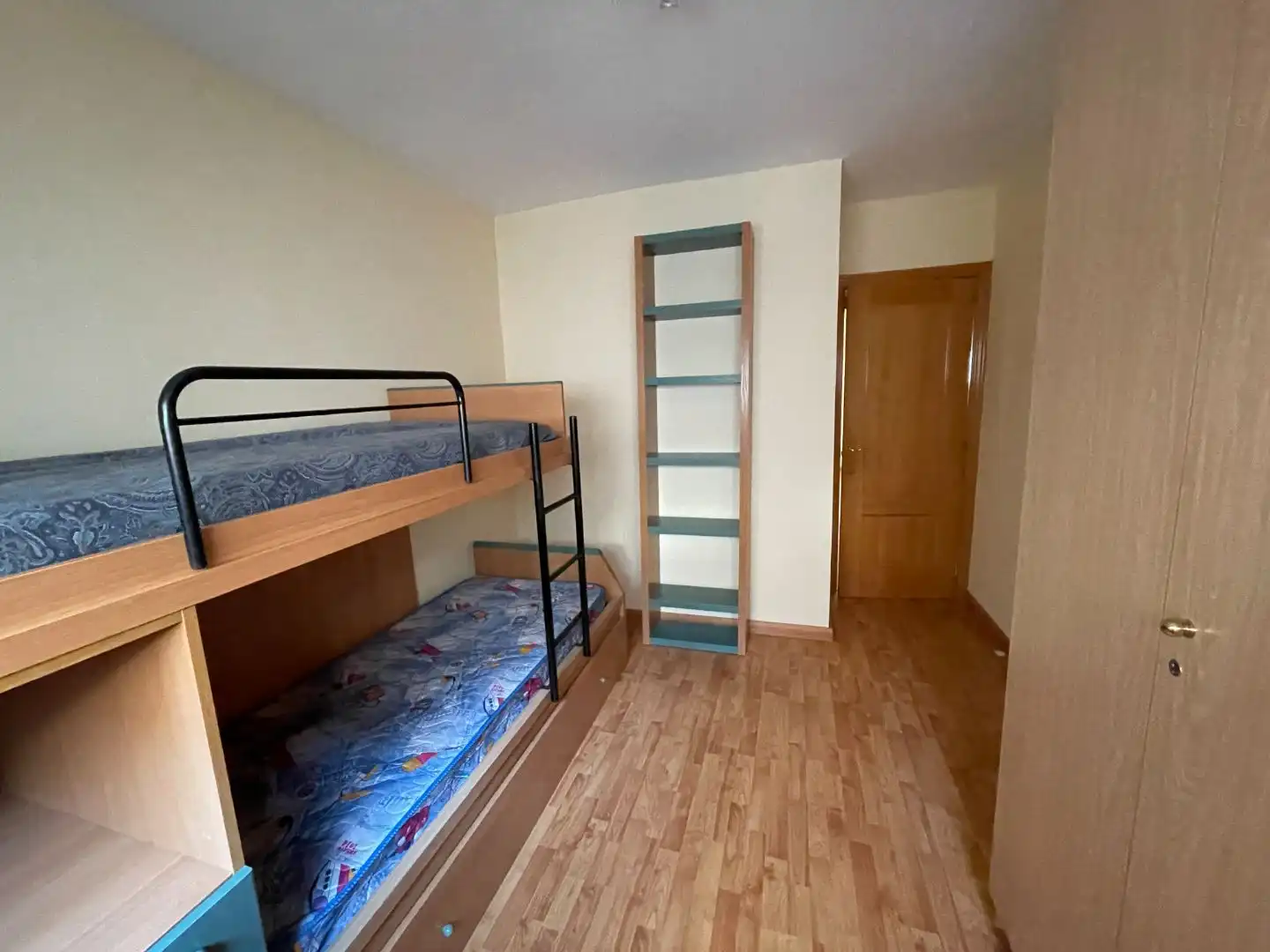 Habitación de Piso de alquiler en Leganés con Calefacción, Parquet y Terraza