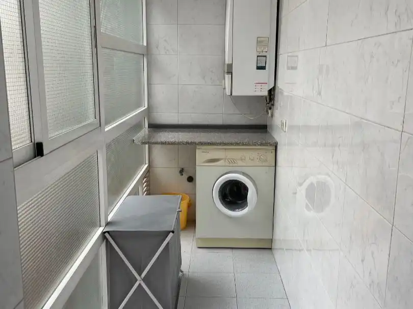 Baño de Piso de alquiler en Leganés con Calefacción, Parquet y Terraza