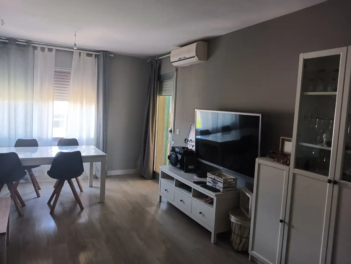 Flat for sale in Avinguda del Fornàs, 5, Valls Living room of Flat for sale in Valls with Air Conditioner, Parquet flooring and Furnished
