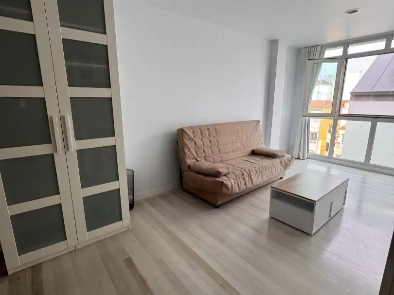 Pis en venda a Calle Bonifaz, 18, Puerto Chico Sala d'estar de Pis en venda en Santander amb Calefacció, Parquet i Moblat