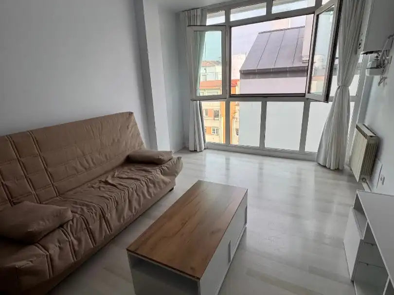 Pis en venda a Calle Bonifaz, 18, Puerto Chico Sala d'estar de Pis en venda en Santander amb Calefacció, Parquet i Moblat