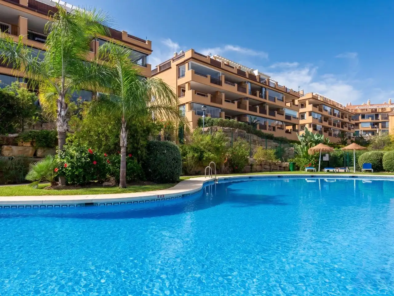 Planta baixa en venda a Carretera, 2, Mijas Vista exterior de Planta baixa en venda en Mijas amb Aire condicionat, Terrassa i Piscina