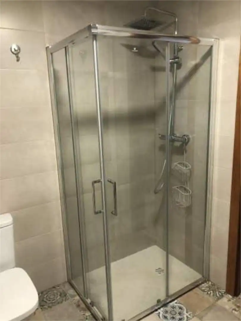 Bany de Pis de lloguer en Córdoba amb Calefacció