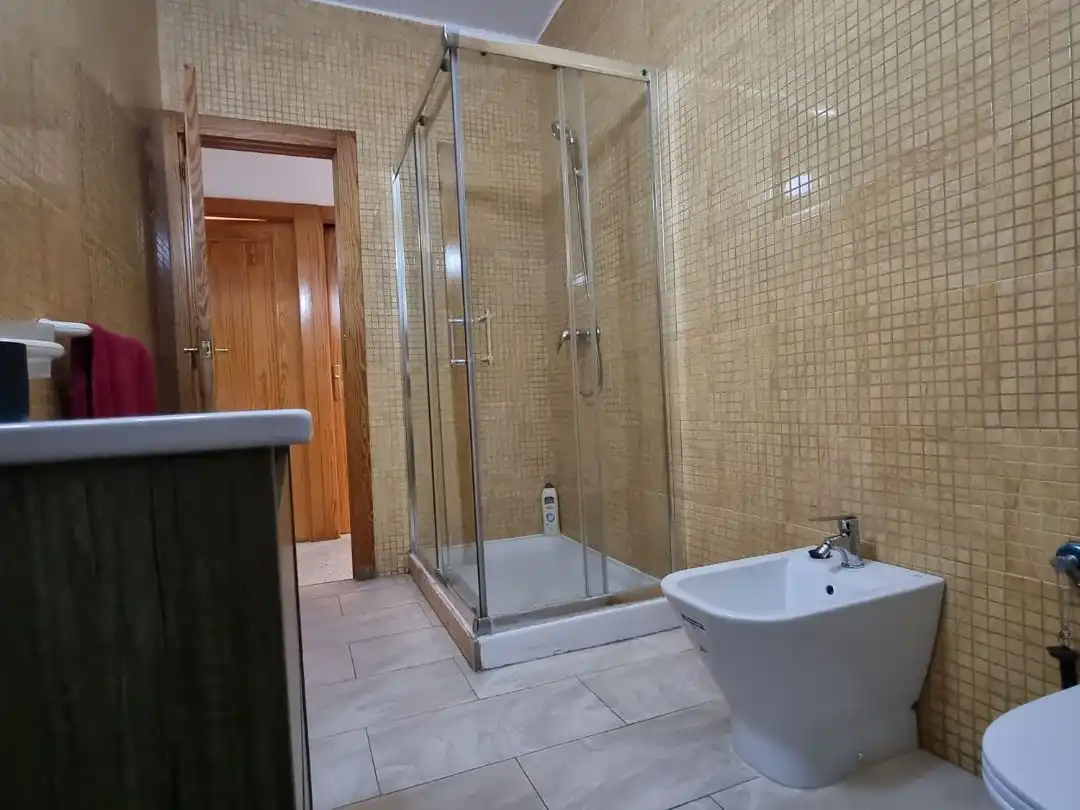 Wohnung zur Miete in Calle San Agustín, 69, Cehegín Badezimmer von Wohnung zur Miete in Cehegín mit Klimaanlage, Heizung und Terrasse