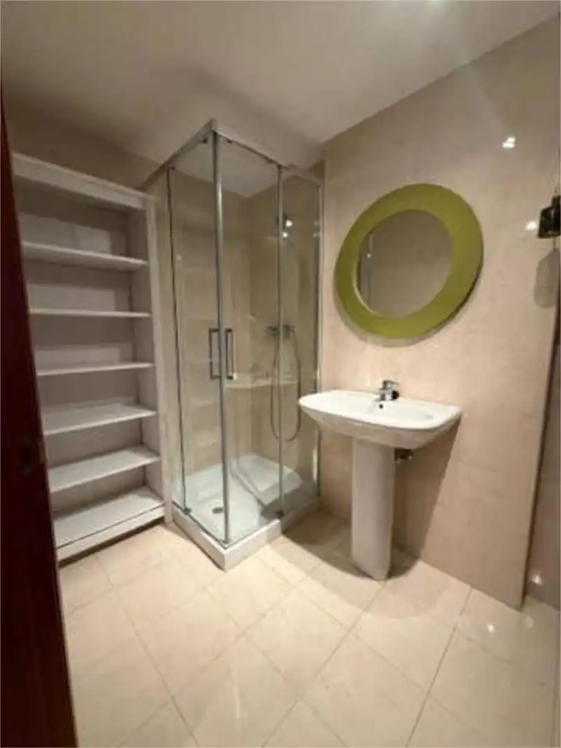 Badezimmer von Wohnung zur Miete in Oviedo  mit Terrasse