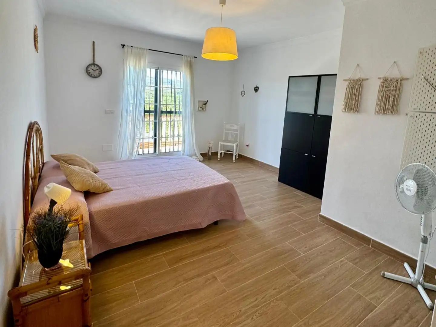 Schlafzimmer von Country house zum Verkauf in Vélez-Málaga mit Klimaanlage, Terrasse und Schwimmbad