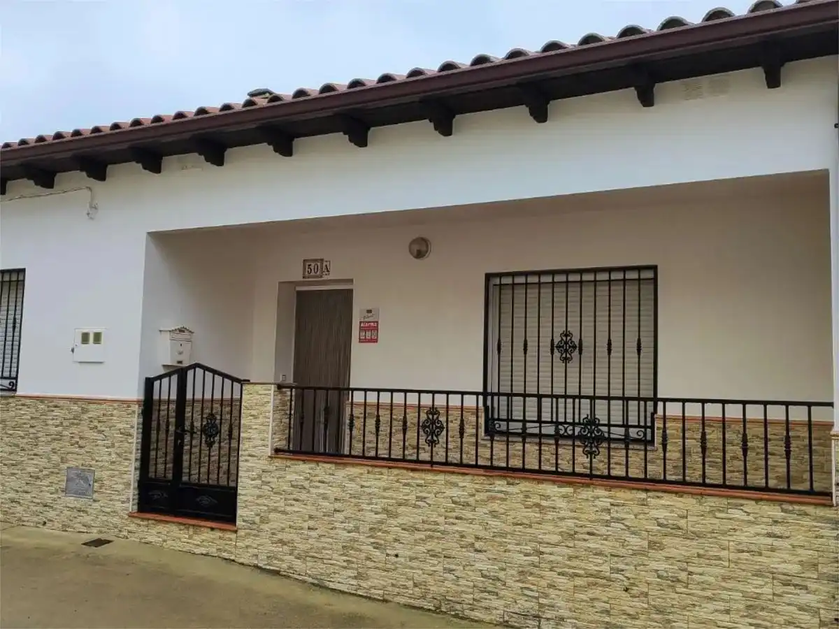 Detached homes for sale in Calle Santa Marina, 46, Ahigal Exterior view of Detached homes for sale in Ahigal with Private garden, Terrace and Storage room