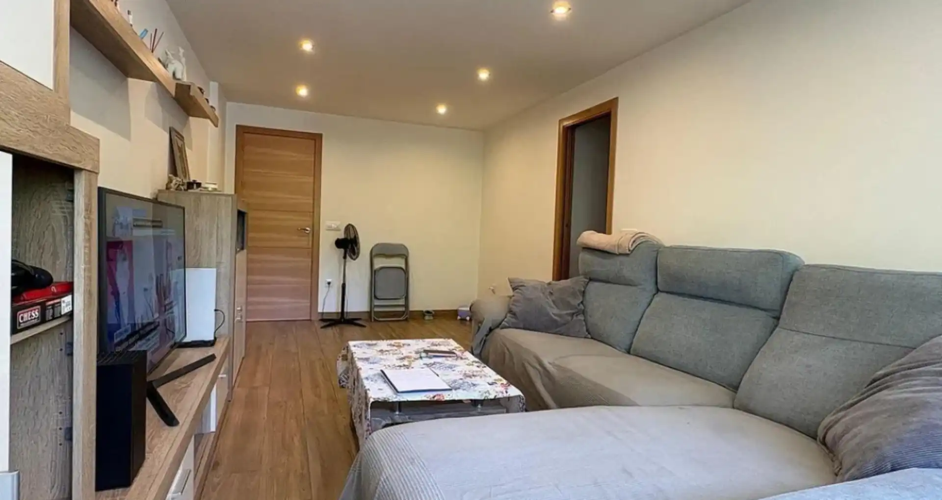 Flat for rent in Calle del Pinzón, 42, Vista Alegre Living room of Flat for rent in Madrid with Air Conditioner, Heating and Parquet flooring