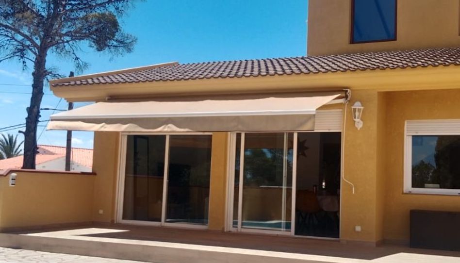 Houses for sale in Carrer Oroval, 10, Coloma, La Nucia - image 1 Photo 1 of Houses for sale in Carrer Oroval, 10, Coloma, La Nucia