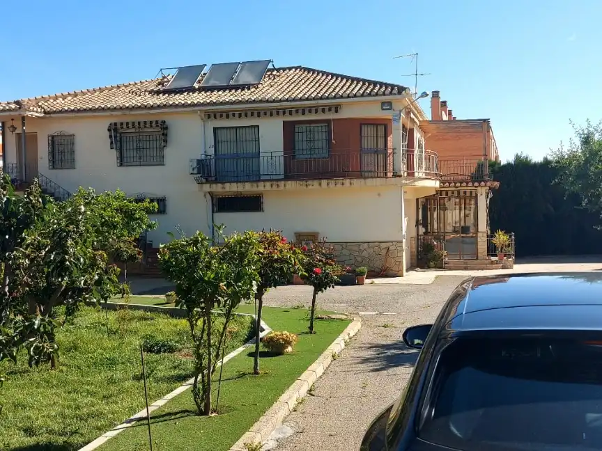 Außenansicht von Haus oder Chalet zum Verkauf in Guadix mit Klimaanlage, Terrasse und Schwimmbad