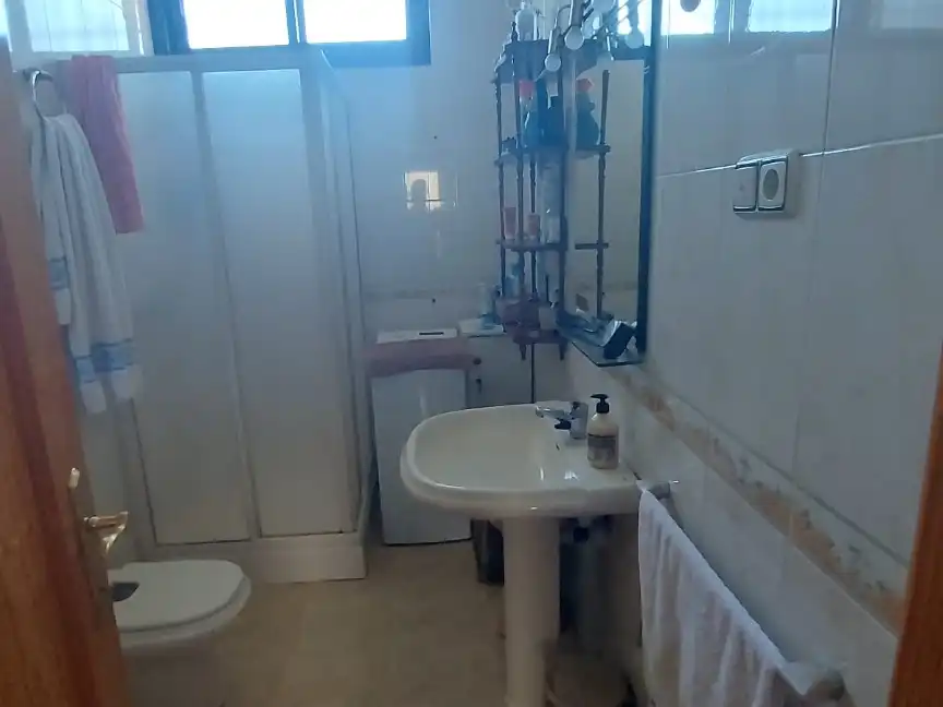 Bathroom of Houses for sale in Guadix  with Air Conditioner, Terrace and Swimming Pool