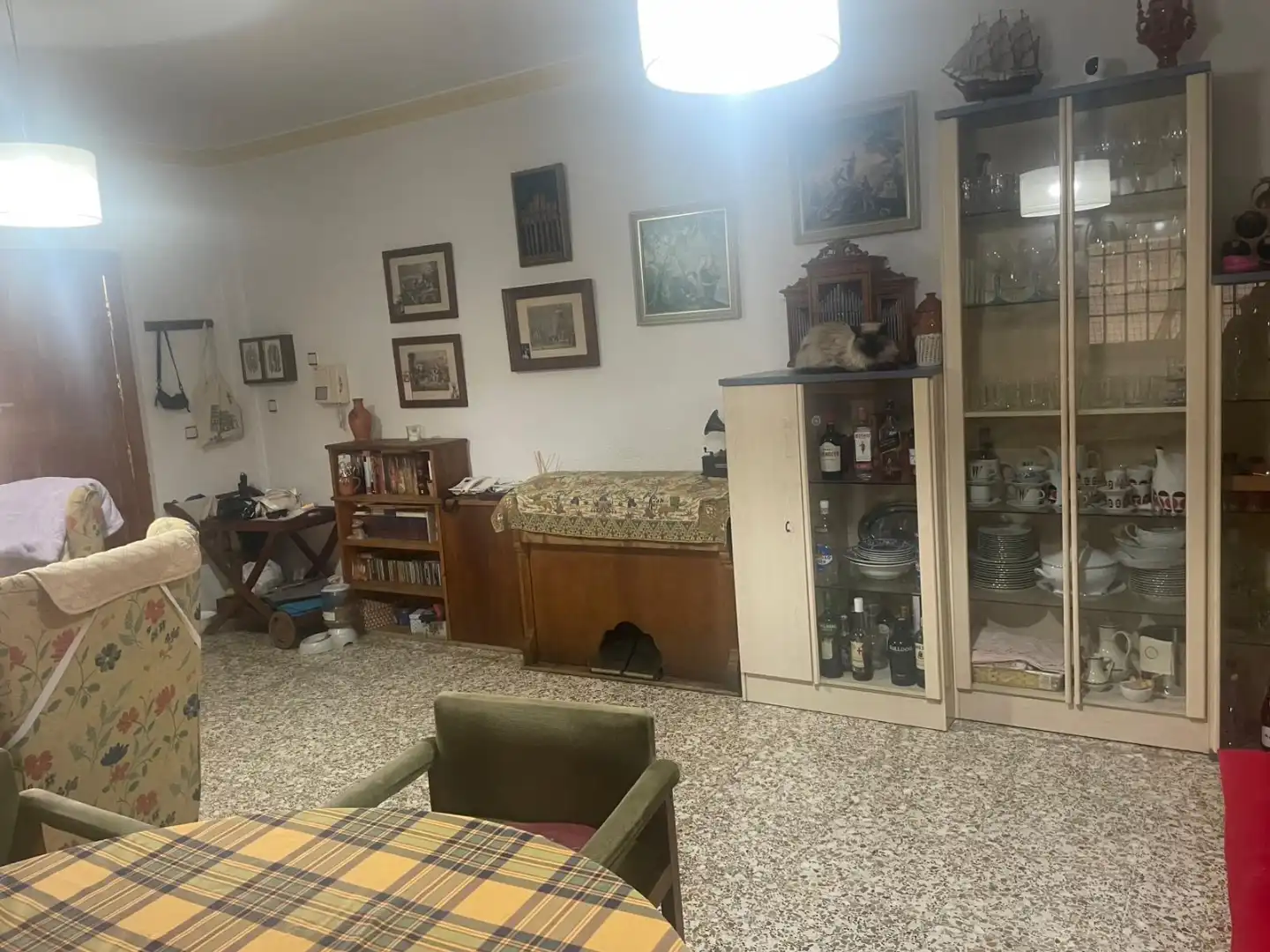 Wohnung zum Verkauf in Guadix mit Klimaanlage, Heizung und Privatgarten