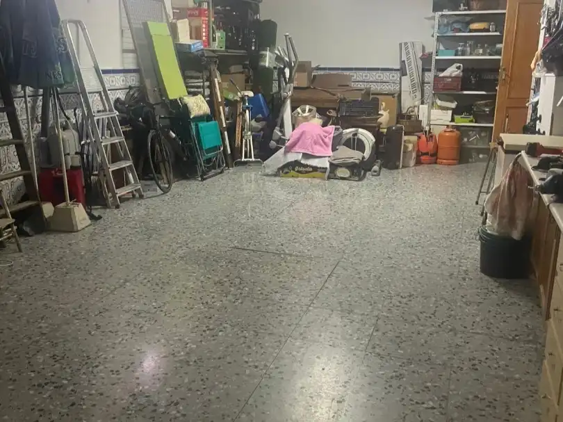 Wohnung zum Verkauf in Guadix mit Klimaanlage, Heizung und Privatgarten