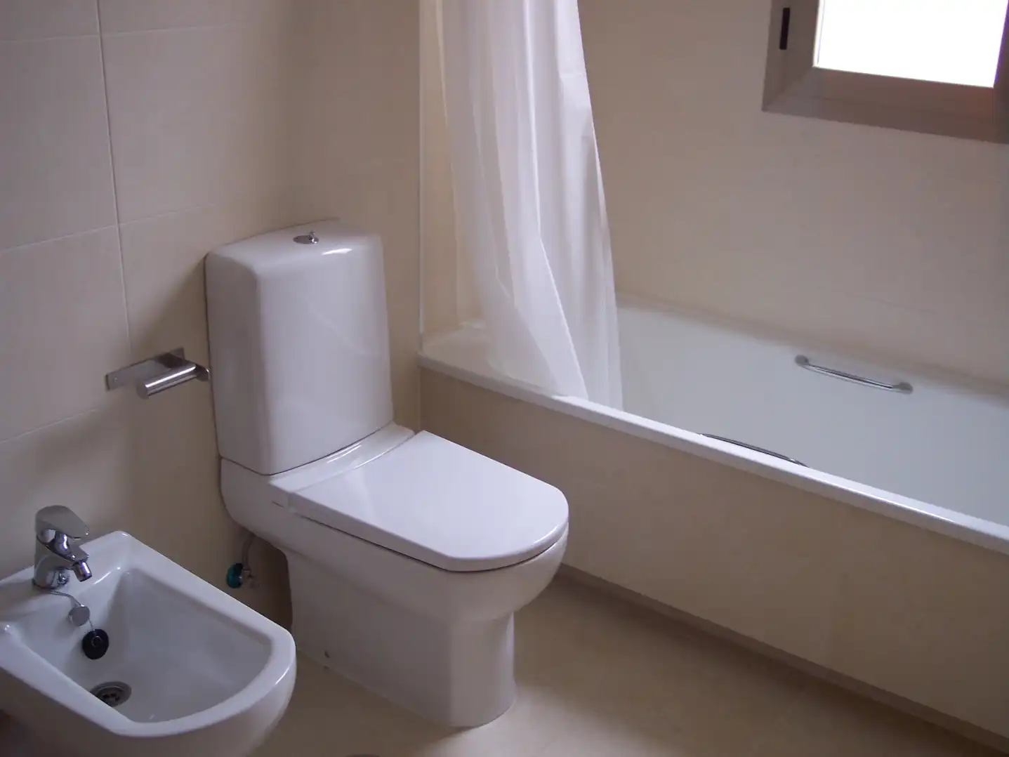 Wohnung zur Miete in Calle del Jalón, 25, Carretera de Cádiz Badezimmer von Wohnung zur Miete in Málaga Capital mit Klimaanlage, Terrasse und Schwimmbad