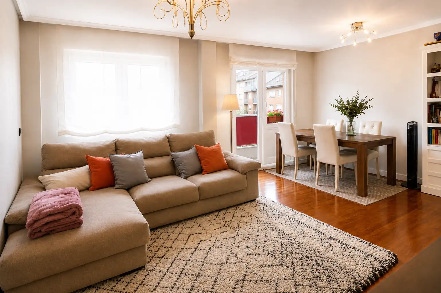 Sala de estar de Dúplex en venta en Santurtzi  con Calefacción, Jardín privado y Parquet