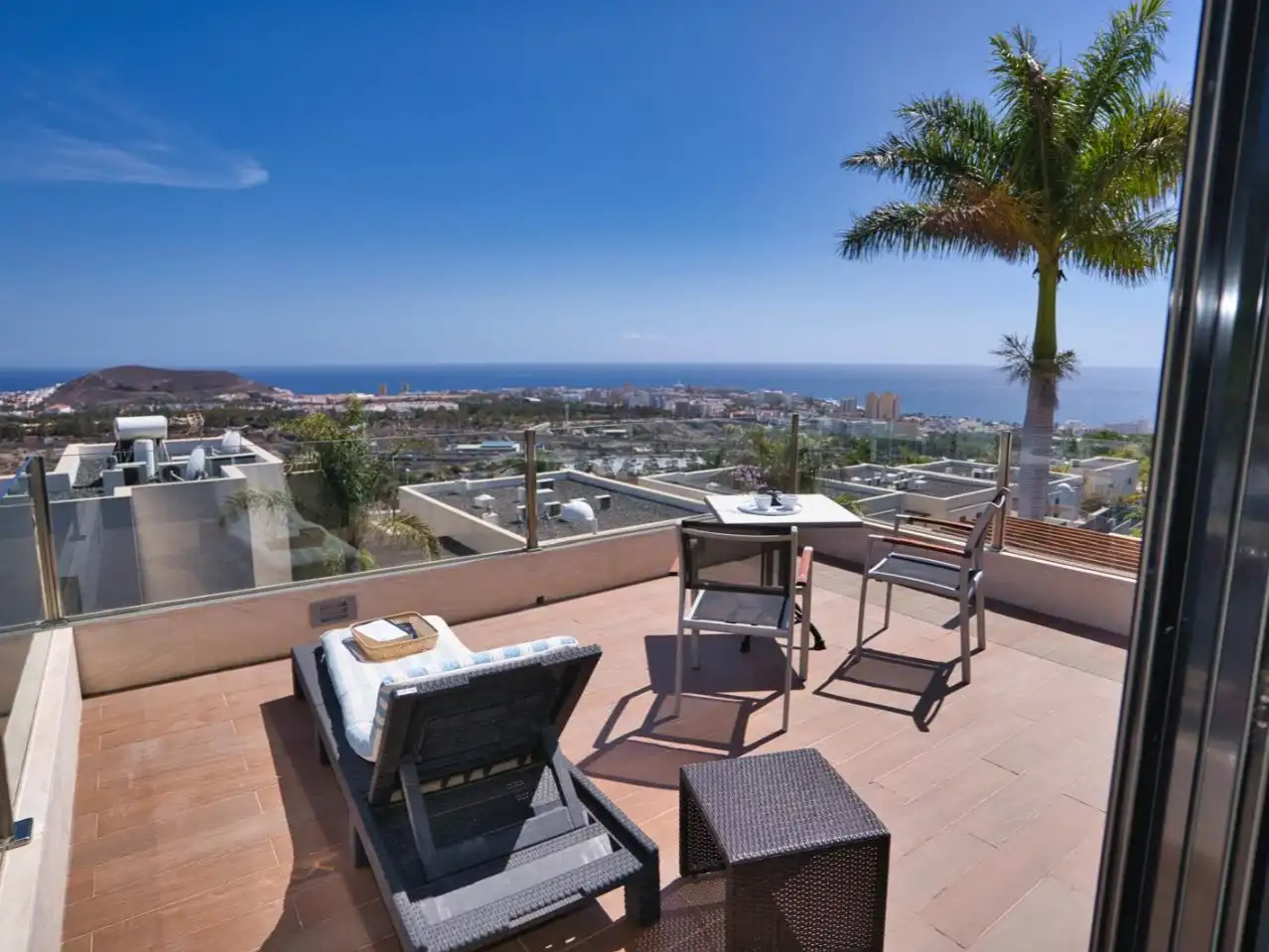 Casa o chalet de alquiler en Calle Francia, 12, La Caldera Terraza de Casa o chalet de alquiler en Adeje con Aire acondicionado, Jardín privado y Parquet