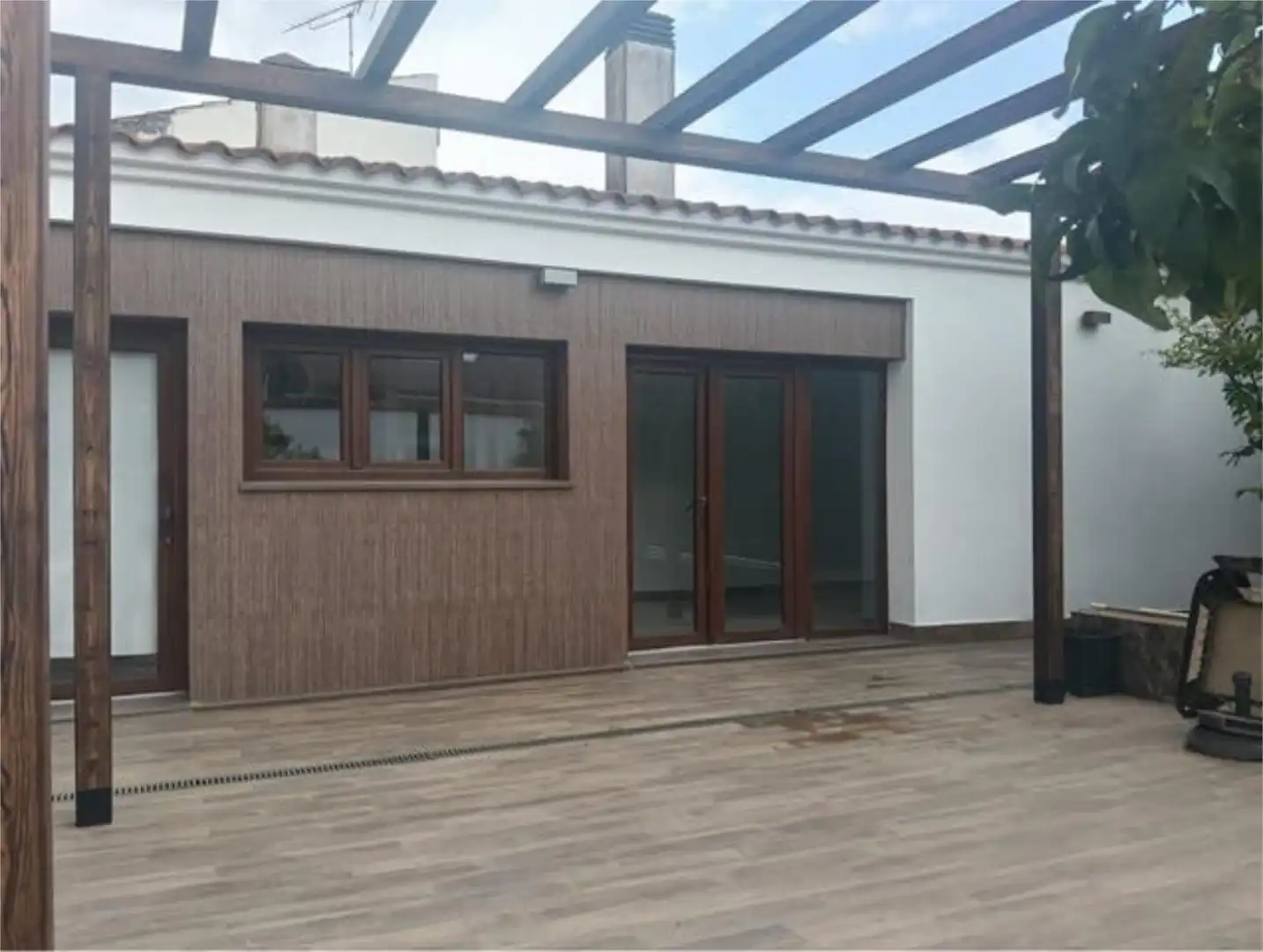 Casa adosada en venda a Valdepasillas - La Paz - Huerta Rosales Terrassa de Casa adosada en venda en Badajoz amb Calefacció, Jardí privat i Terrassa