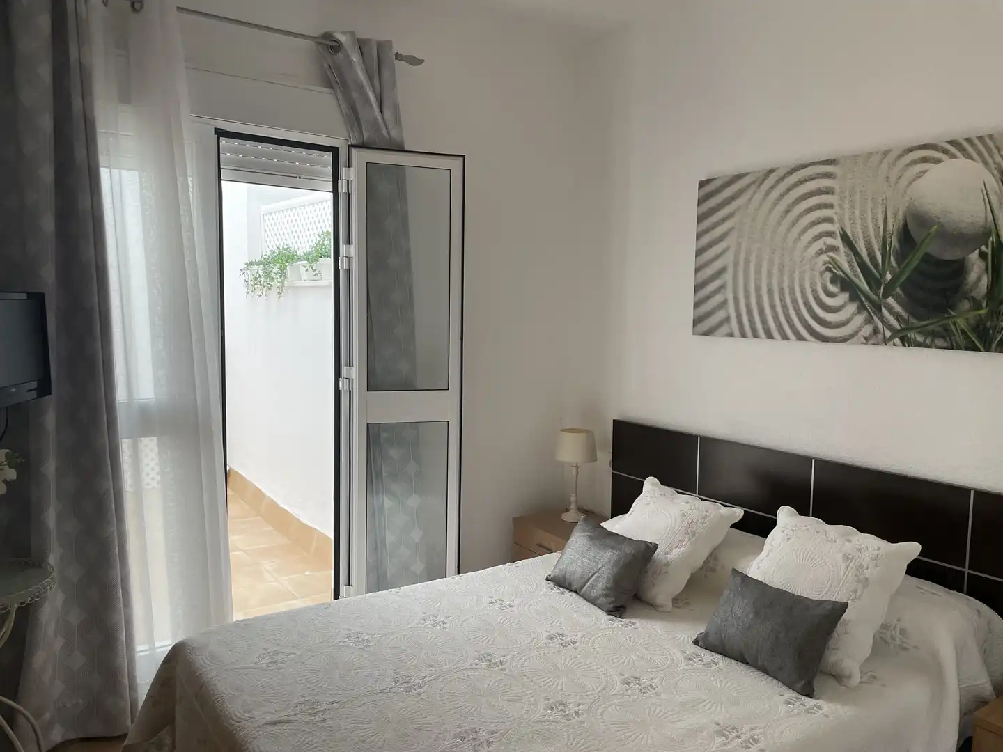 Wohnung zur Miete in Calle Laguna del Moral, 4, Bahia Luz - La Forestal Schlafzimmer von Wohnung zur Miete in Rota mit Terrasse, Schwimmbad und Balkon