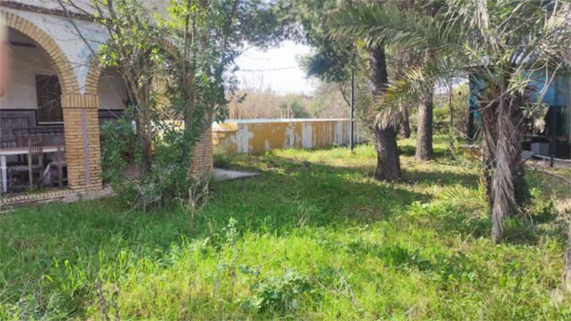 Casa adosada en venda en Arahal amb Piscina
