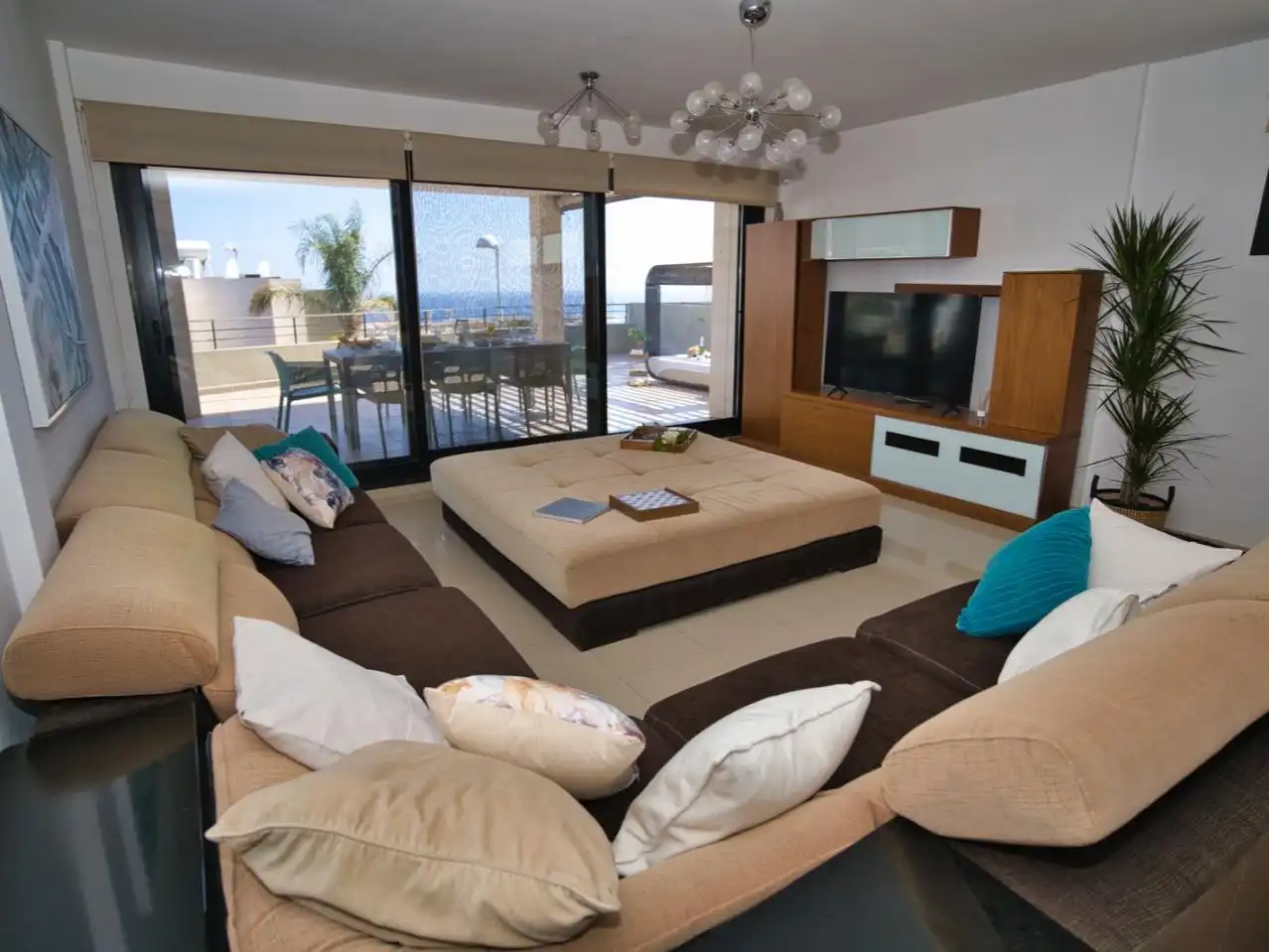 Casa o chalet de alquiler en Calle Francia, 12, La Caldera Sala de estar de Casa o chalet de alquiler en Adeje con Aire acondicionado, Jardín privado y Parquet
