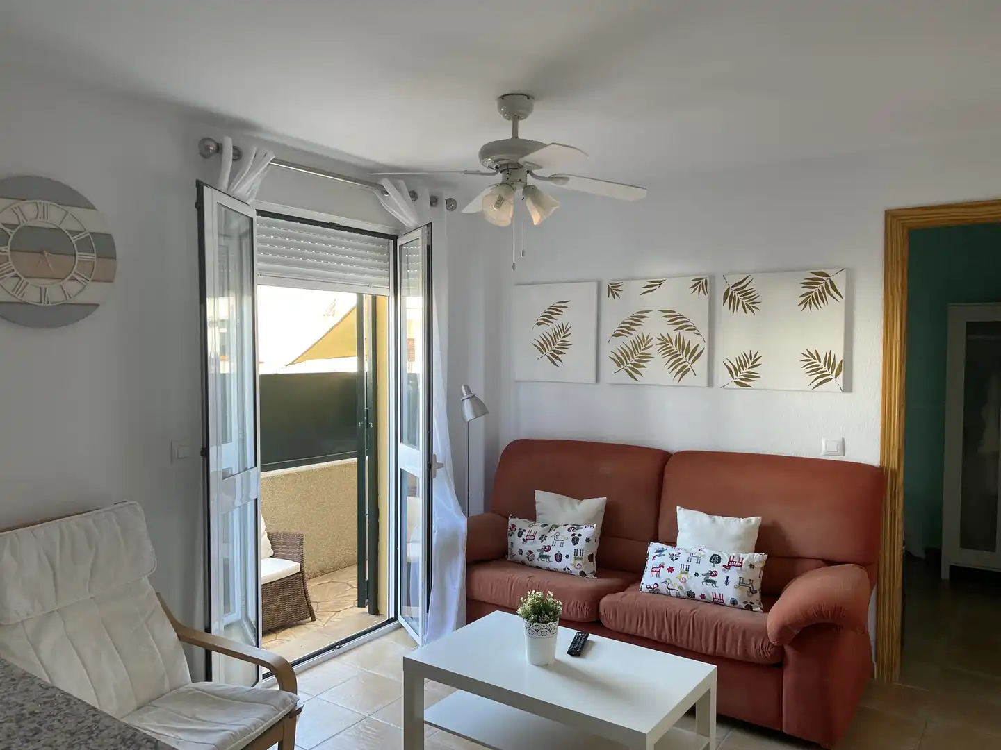 Wohnung zur Miete in Calle Laguna del Moral, 4, Bahia Luz - La Forestal Wohnzimmer von Wohnung zur Miete in Rota mit Terrasse, Schwimmbad und Balkon