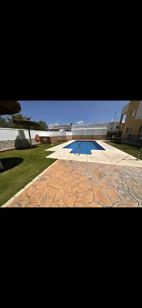 Wohnung zur Miete in Calle Laguna del Moral, 4, Bahia Luz - La Forestal Schwimmbecken von Wohnung zur Miete in Rota mit Terrasse, Schwimmbad und Balkon