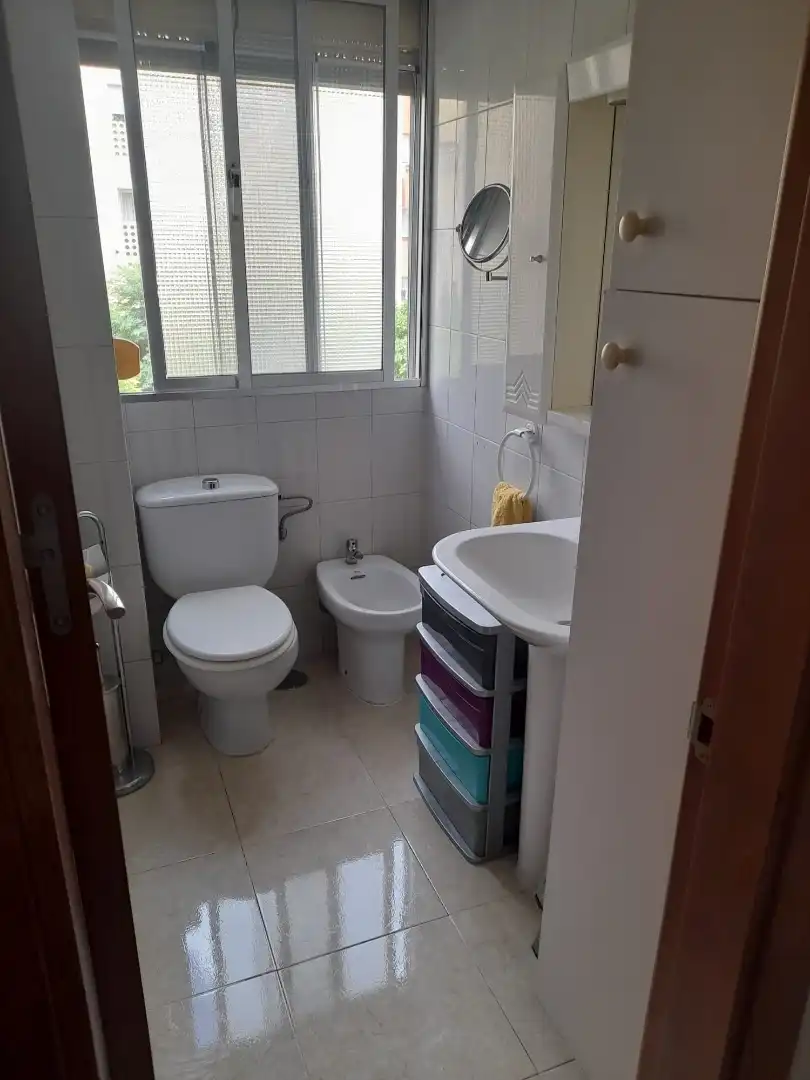 Bathroom of Flat for sale in Sevilla  with Storage room