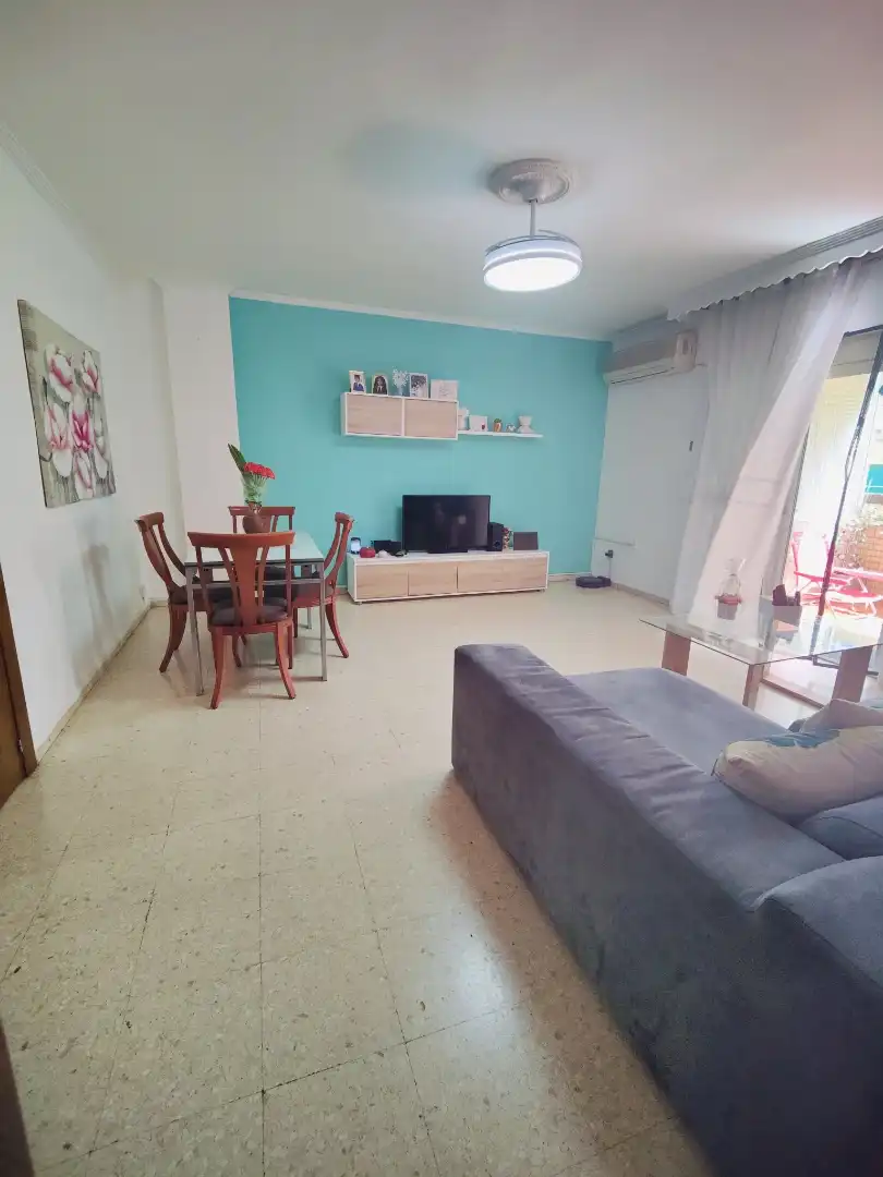 Living room of Flat for sale in Sevilla  with Storage room