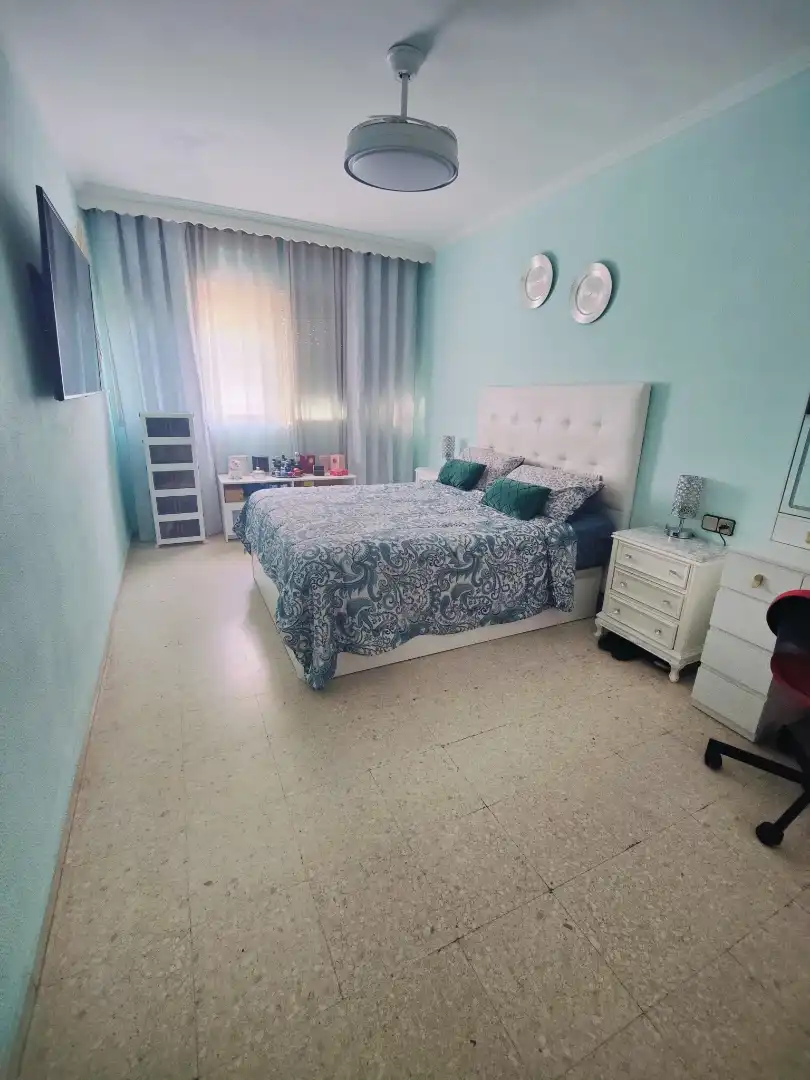 Bedroom of Flat for sale in Sevilla  with Storage room