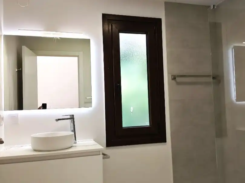 Flat for sale in Callejón de la Cuesta, Santo Domingo Bathroom of Flat for sale in Algete with Air Conditioner, Heating and Private garden