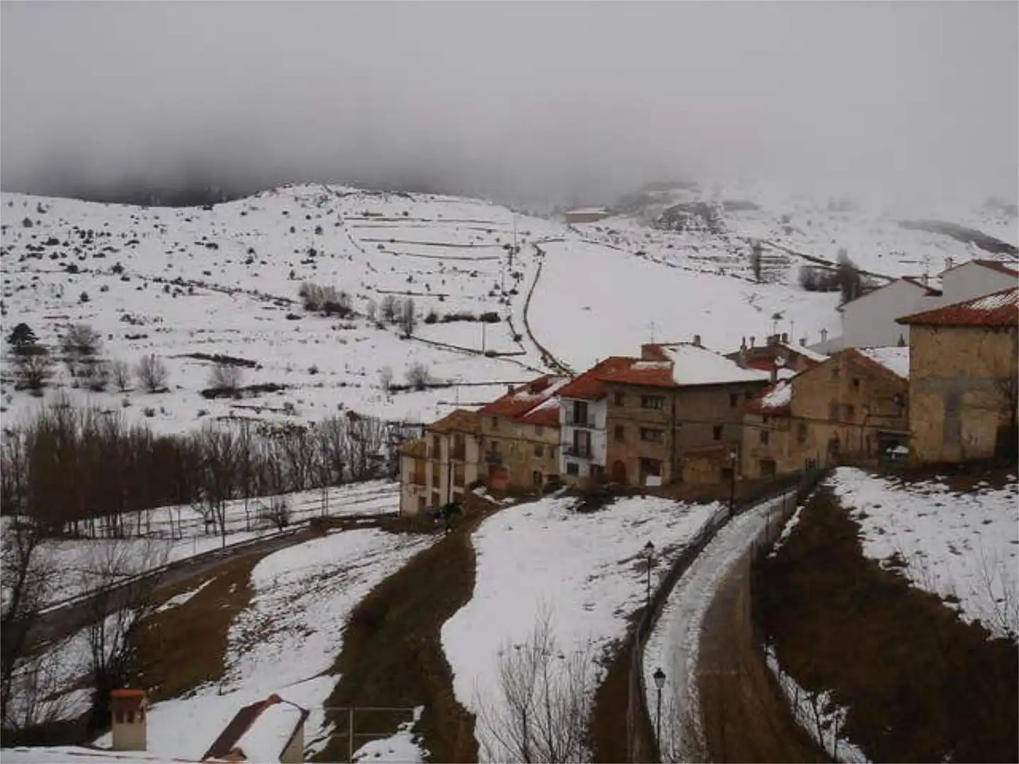 Einfamilien-Reihenhaus zum Verkauf in Valdelinares Außenansicht von Einfamilien-Reihenhaus zum Verkauf in Valdelinares mit Heizung, Terrasse und Möbliert