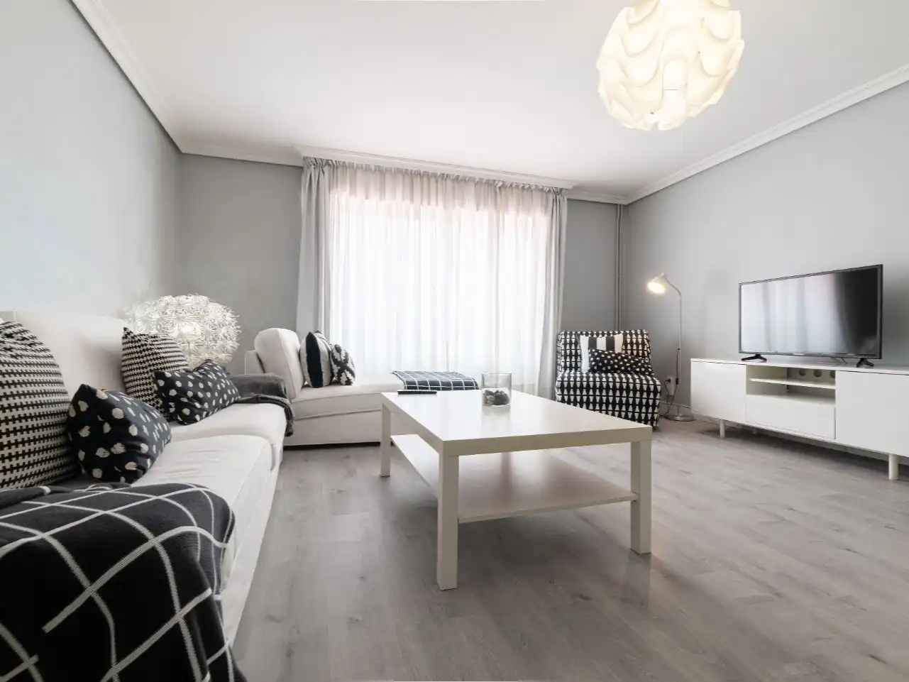 Piso en venta en Rúa da Coruña, 35, Plaza Industria Sala de estar de Piso en venta en Vigo con Calefacción, Parquet y Trastero