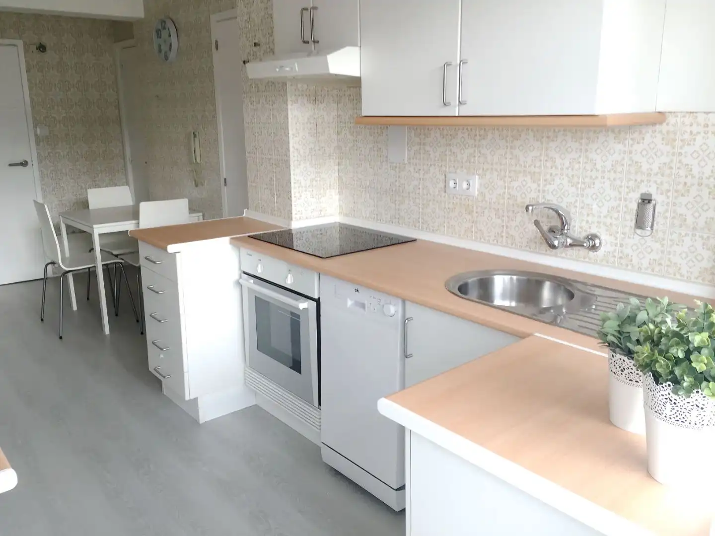 Piso en venta en Rúa da Coruña, 35, Plaza Industria Cocina de Piso en venta en Vigo con Calefacción, Parquet y Trastero