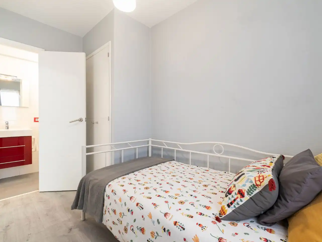 Piso en venta en Rúa da Coruña, 35, Plaza Industria Habitación de Piso en venta en Vigo con Calefacción, Parquet y Trastero