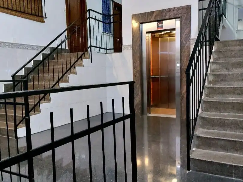 Piso en venta en Alicante / Alacant con Aire acondicionado, Terraza y Balcón