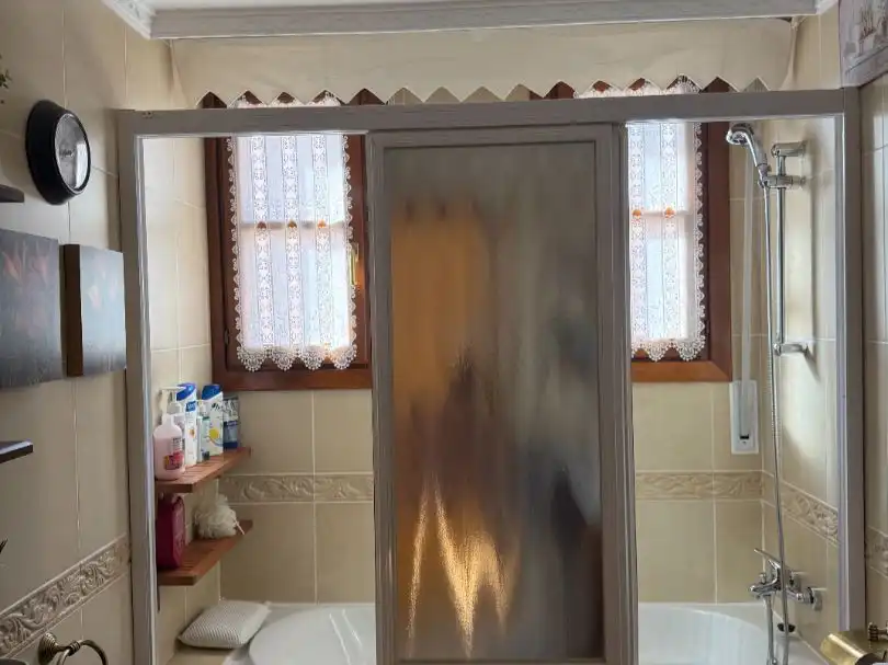Bathroom of Detached homes for sale in Miranda de Ebro  with Terrace and Swimming Pool