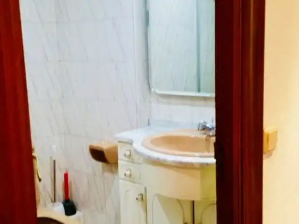 Bathroom of Flat for rent in Madrid  with Heating, Parquet flooring and Terrace