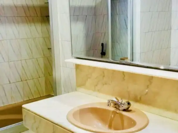 Bathroom of Flat for rent in Madrid  with Heating, Parquet flooring and Terrace