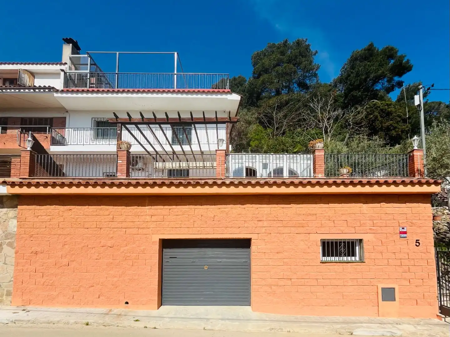Houses for sale in Carrer del Montseny, 5, Sant Cebrià de Vallalta Exterior view of Houses for sale in Sant Cebrià de Vallalta with Air Conditioner, Terrace and Swimming Pool